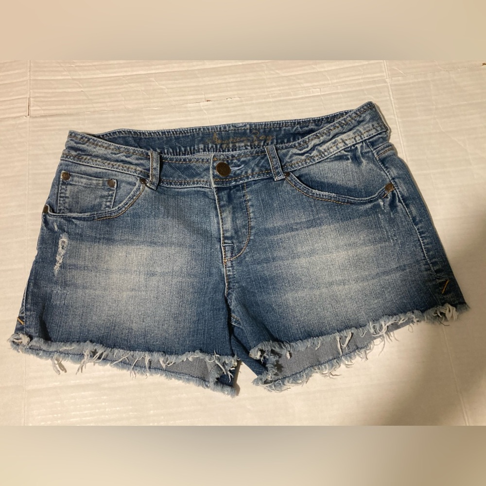 American Rag Cie size 7 shorts distressed cutoffs